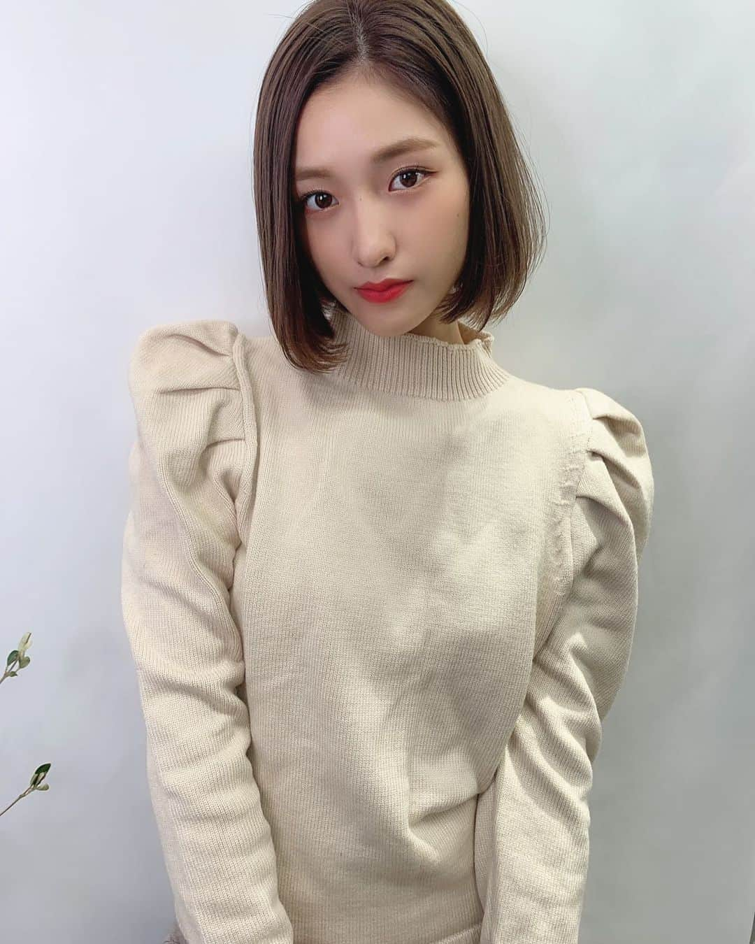 今田美奈さんのインスタグラム写真 - (今田美奈Instagram)「💈💇‍♀️ _ 初ブリーチしたよ🤍𓂃 しっかり好みの色入ってうれしい〜 色味はこれからどんどん変わっていくから楽しみ☁️ 髪も少しカット✂︎ (@kaopan0402 ) _ #haircolor#염색」1月6日 21時46分 - _minaimd.j_