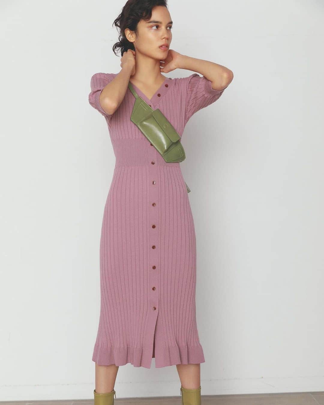 Usagi Onlineさんのインスタグラム写真 Usagi Onlineinstagram この春大本命のsnidelのリブニットワンピース 高めのリブウエストとマーメイドラインのスカートで 女性らしく美しいシルエットに Usagionline Snidel Onepiece Snidelワンピース