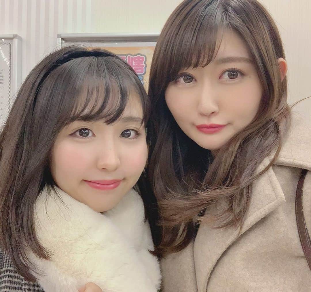 坂口莉果子のインスタグラム：「年明け👯‍♀️ 話すネタが溜まりすぎててひたすら語ってた👩‍❤️‍👩 時間過ぎるのが早い😂 楽しいお休みでしたありがとう💓 ・ ・ ・ #2020  #japan  #bff  #besties #元気の源」