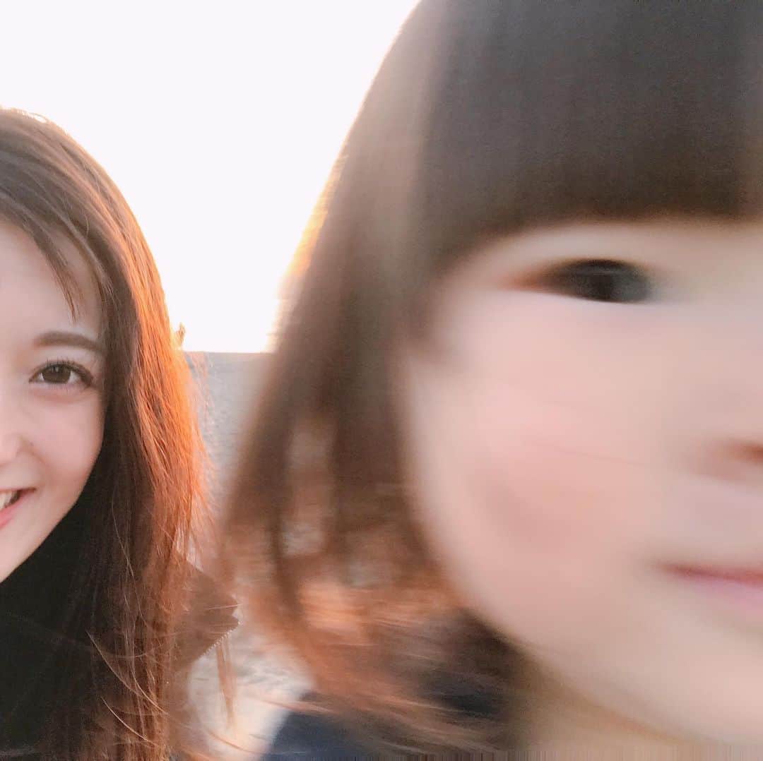 高橋麻美さんのインスタグラム写真 - (高橋麻美Instagram)「友の子。  2ショット撮ろうとしたらカメラに向かって歩いてっちゃった🤣  #kids#child」1月6日 22時16分 - charmy421