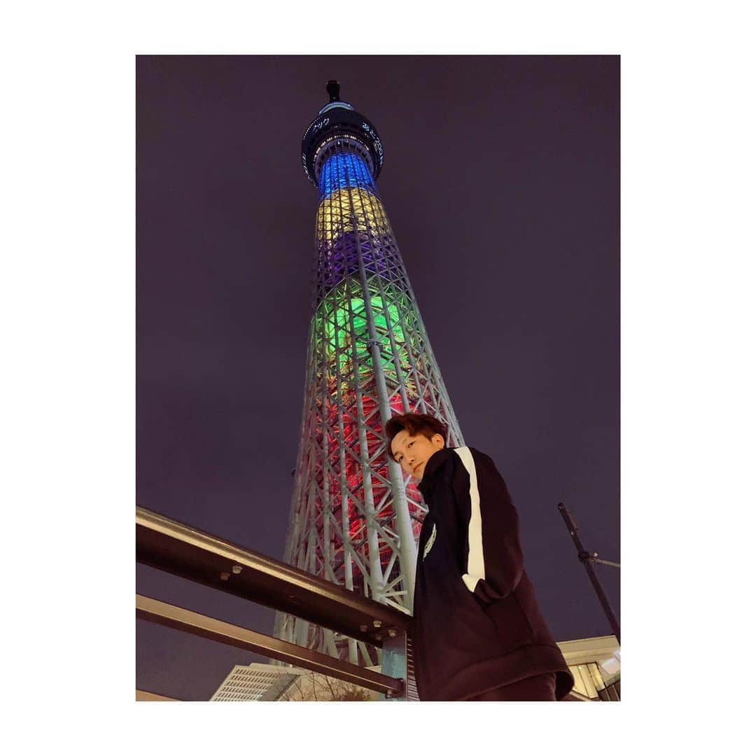 航さんのインスタグラム写真 - (航Instagram)「「東京スカイツリー」じゃなくて「東京ビッグツクシ」って名前にした方が絶対もっと注目されるし集客できるとは思いません。#tokyoskytree #tokyo #skytree」1月6日 22時20分 - kou_zanpa