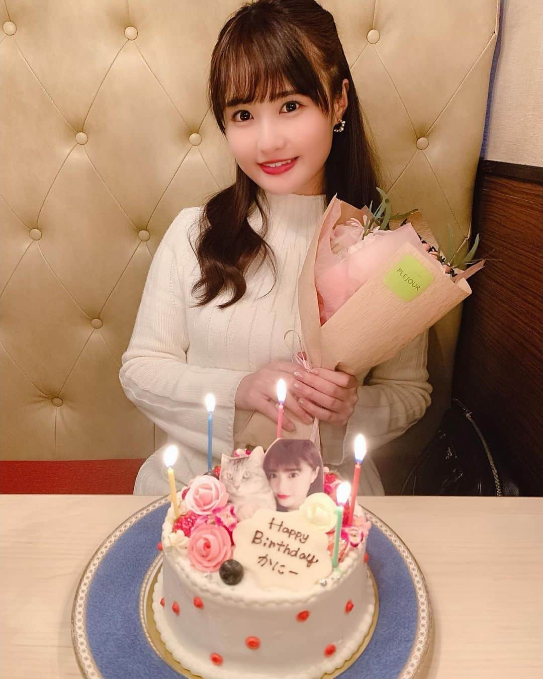 中村奏絵のインスタグラム：「1月6日🎂✨ファミリーにお祝いしてもらいました😢大人になったなぁ🥺これからも、感謝の気持ちを忘れずに毎日楽しく過ごしていきたいです😌💕 #mybirthday #🦀」