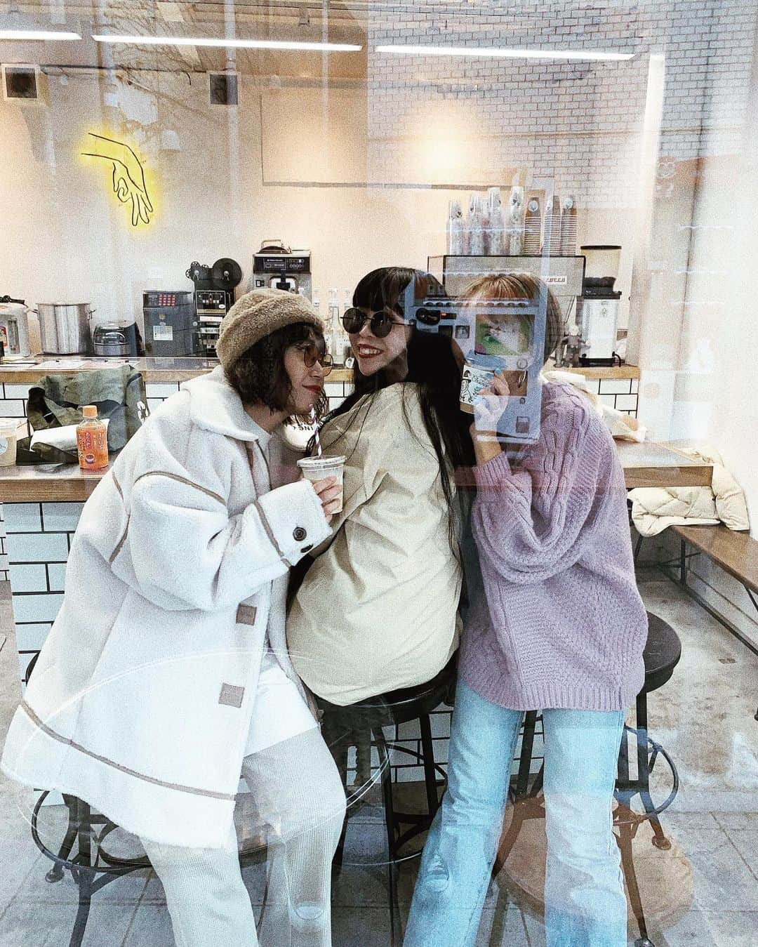 0703maiさんのインスタグラム写真 - (0703maiInstagram)「📍 @with_out_stand_shimokita ☕️ @me__0801 & @o4yukky.22 🤳 @ryuchan1117  @pepenahn @minori_nemoto412 . . 早く❷⓪❷⓪年度デートしよね❤️ . . #下北沢カフェ #withoutstand #withoutstandshimokita #カフェ巡り #東京カフェ #古着屋巡り #shimokitazawa .」1月6日 22時55分 - 0703mai