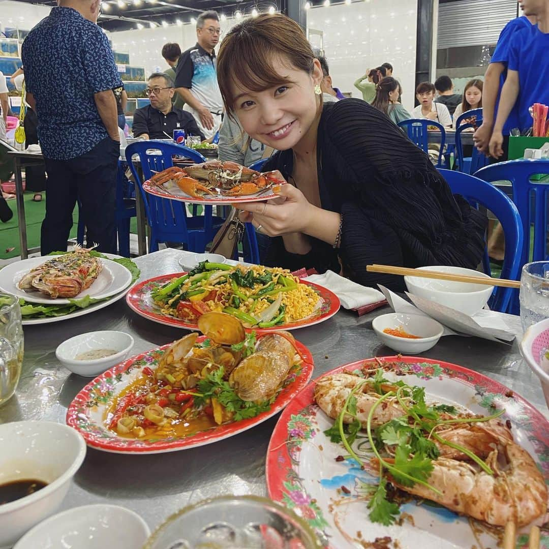 真奈さんのインスタグラム写真 - (真奈Instagram)「ベトナム🇻🇳 水槽から好きな海産物を 選んで食べられるの🐟💓 めーーっちゃ おいしかった🥰 . #ダナン #ベトナム」1月6日 23時05分 - manatmnt0116