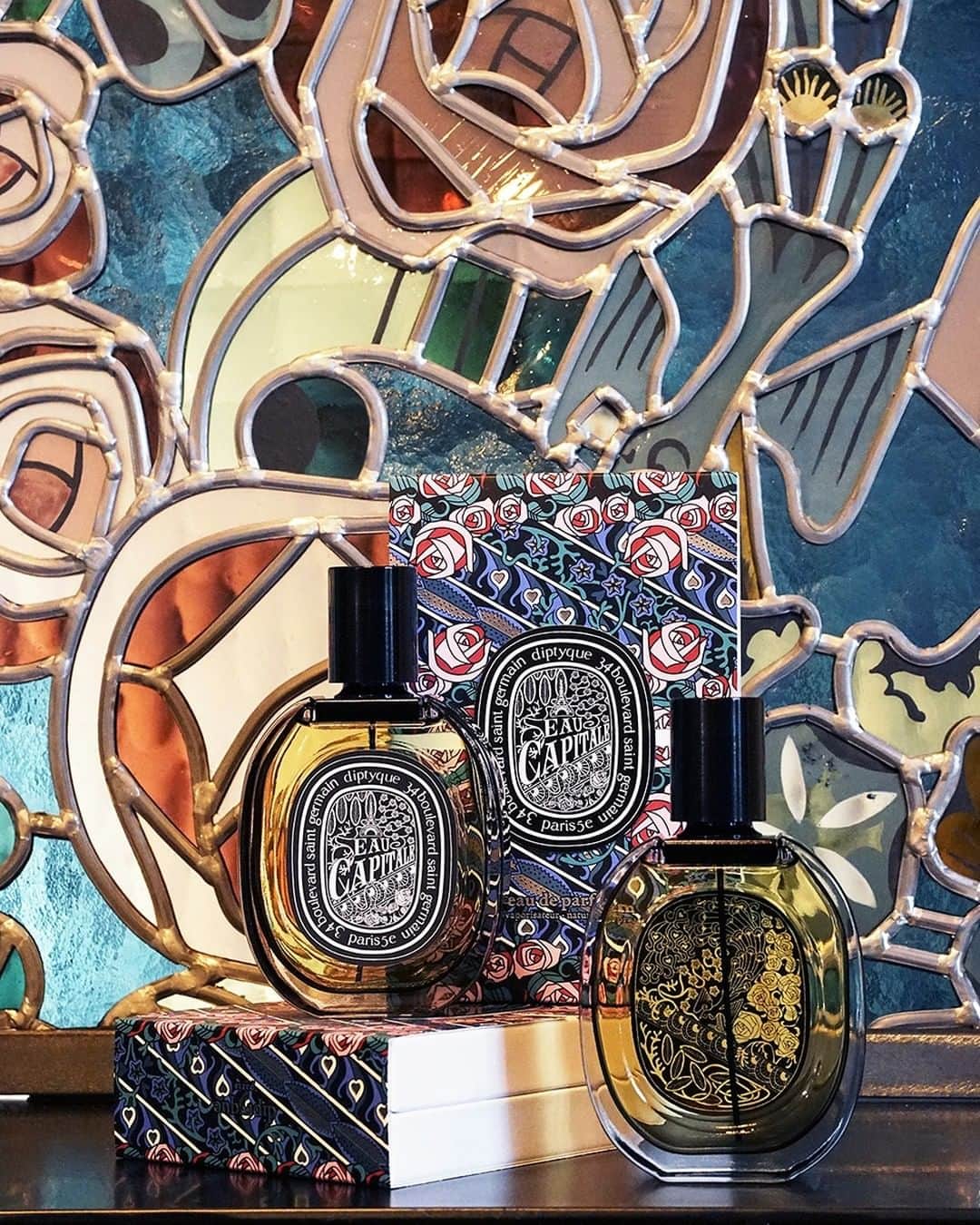 のインスタグラム：「Introducing our newest eau de parfum, Eau Capitale, the first Chypre fragrance from the Maison celebrating our magical birthplace of Paris!  #diptyqueparis #perfumerandartist #paris #eaucapitale」
