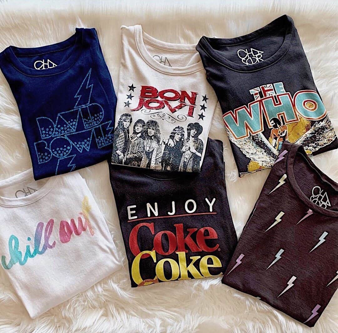チェイサーのインスタグラム：「graphics for every occasion!⚡️😍 tell us your faves⤵️ #chaserbrand #thewho #enjoycoke #bonjovi #davidbowie #graphictees #graphictee」