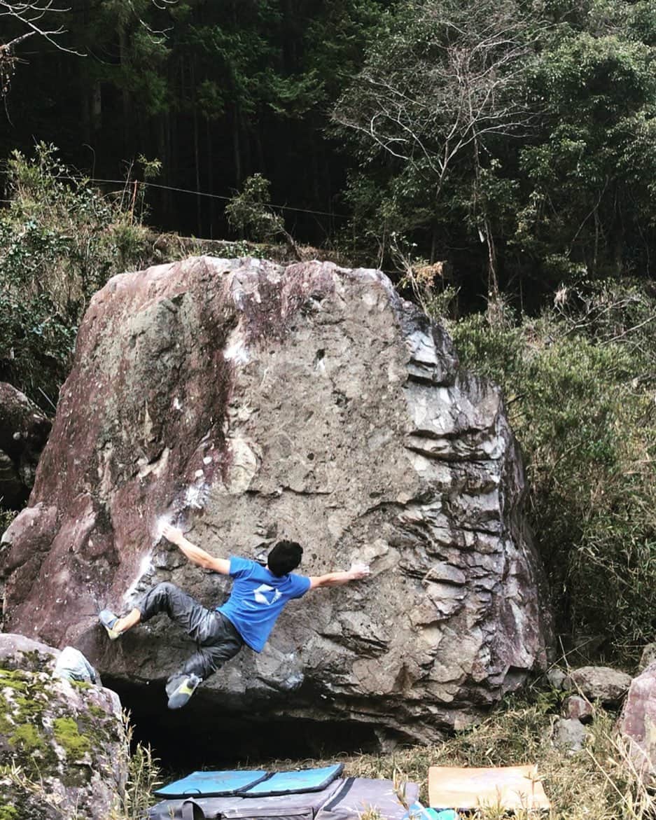 小山田大さんのインスタグラム写真 - (小山田大Instagram)「初登りは白川でした。  写真は初登したV11くらいの課題。 良い課題です。」1月3日 2時49分 - dai_koyamada
