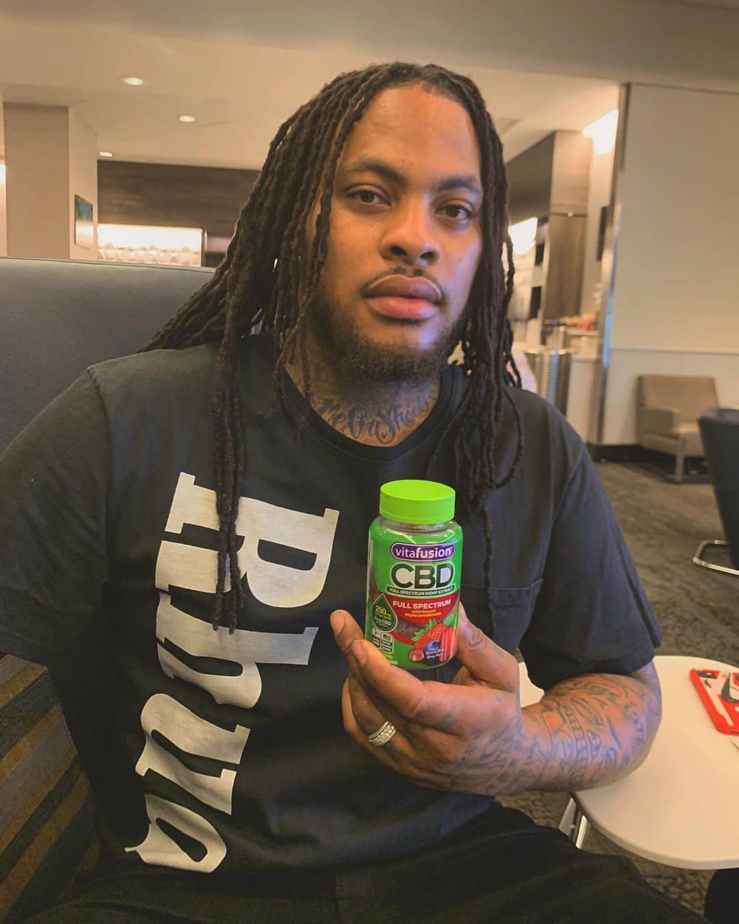ワカ・フロッカ・フレイムのインスタグラム：「#ad Smash into 2020 no better than @the420cbd store. I’ll be in SoHo tomorrow for the REAL new year’s party. Stop by for a chance to win a FREE bottle of NEW @vitafusion #CBD Full Spectrum Hemp Extract gummies! You can start the party early and buy yours today, use code WELCOME at checkout for FREE shipping. Link in bio!」