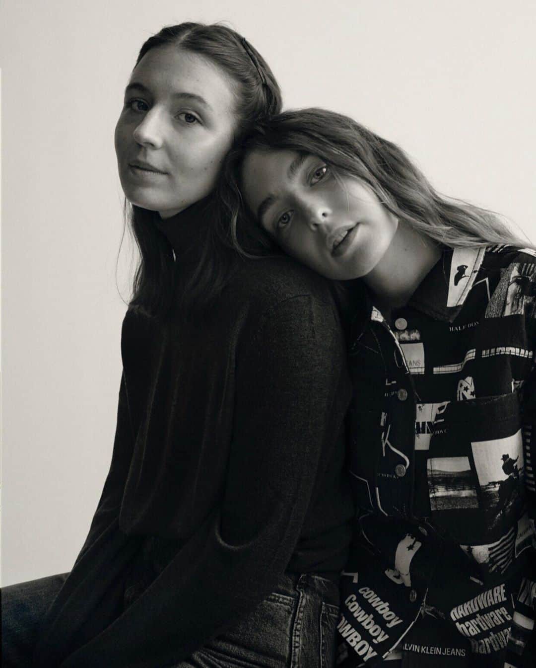 ベア・ハンソンのインスタグラム：「holidaysss with @calvinklein」