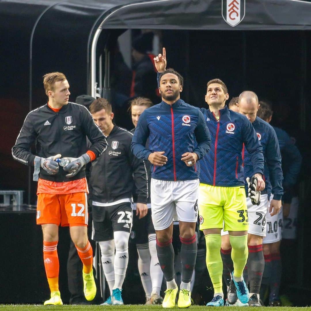 リアム・ムーアのインスタグラム：「Love leading these men out 💪🏽💙 @readingfc」
