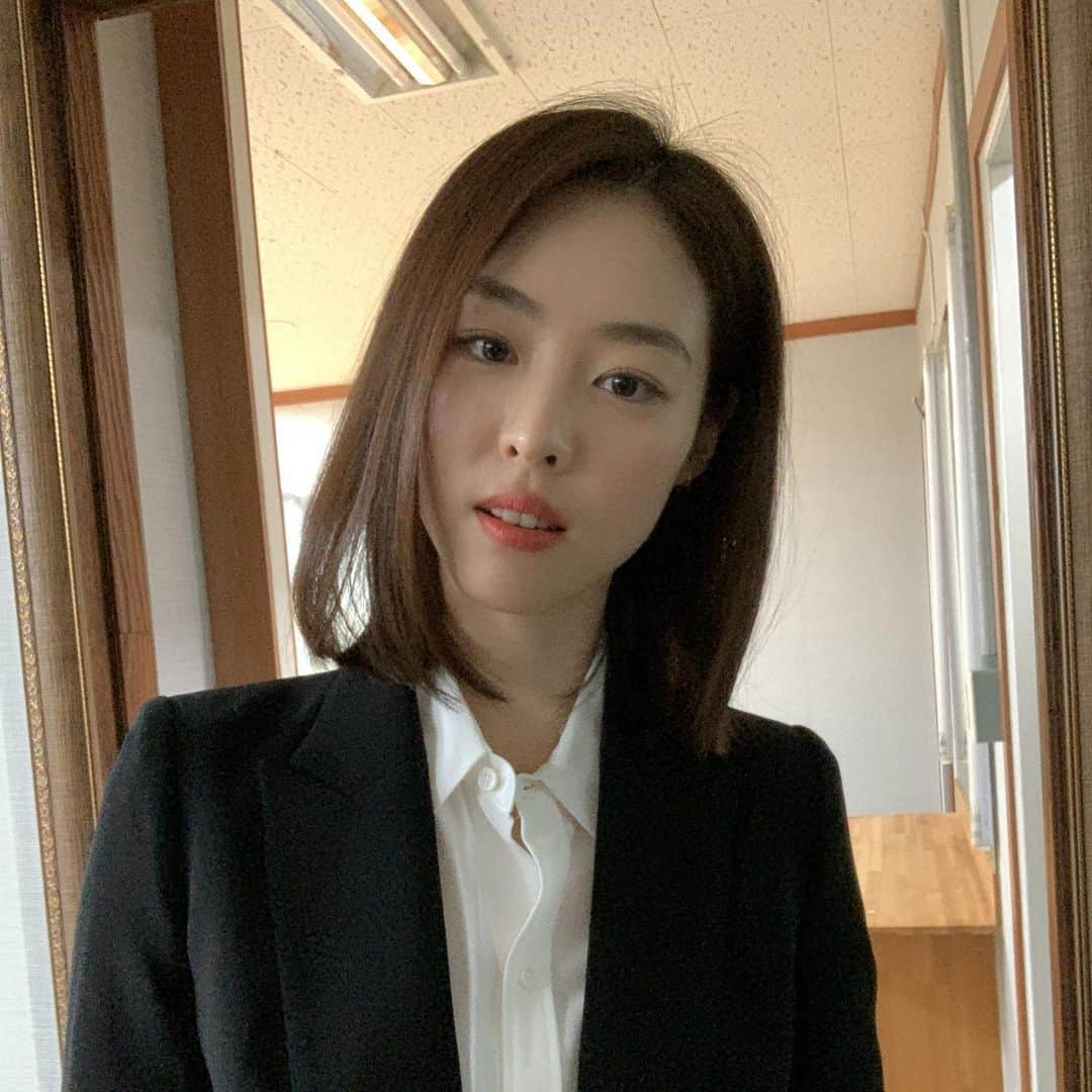 イ・ヨニのインスタグラム：「😎feat.서준영?」