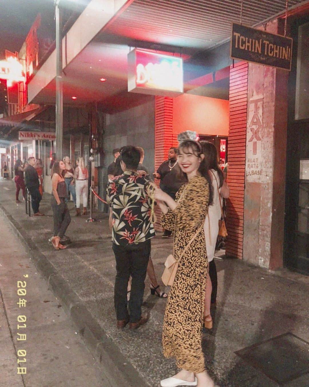 マイコ・ティファニーのインスタグラム：「初めてのチャイナタウンナイト🇨🇳🐼写真では笑ってるけど夜のチャイナタウンはカオスすぎてめちゃくちゃ怖かったの」