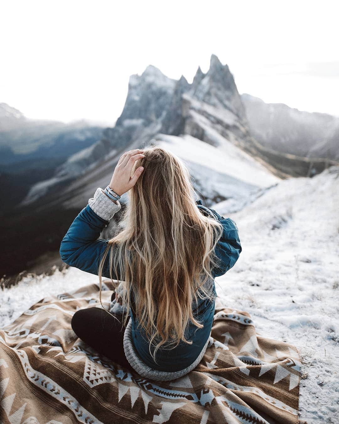 PAUL HEWITTさんのインスタグラム写真 - (PAUL HEWITTInstagram)「We are curious: What are your resolutions for 2020? (photo @mariusrueckheim) 🌠⚓️ #getAnchored #paulhewitt #northbound __ #view #mountain #womenswatch #watch #accessories #resolutions #bracelet #photography #anchor #goals」1月2日 19時04分 - paul_hewitt