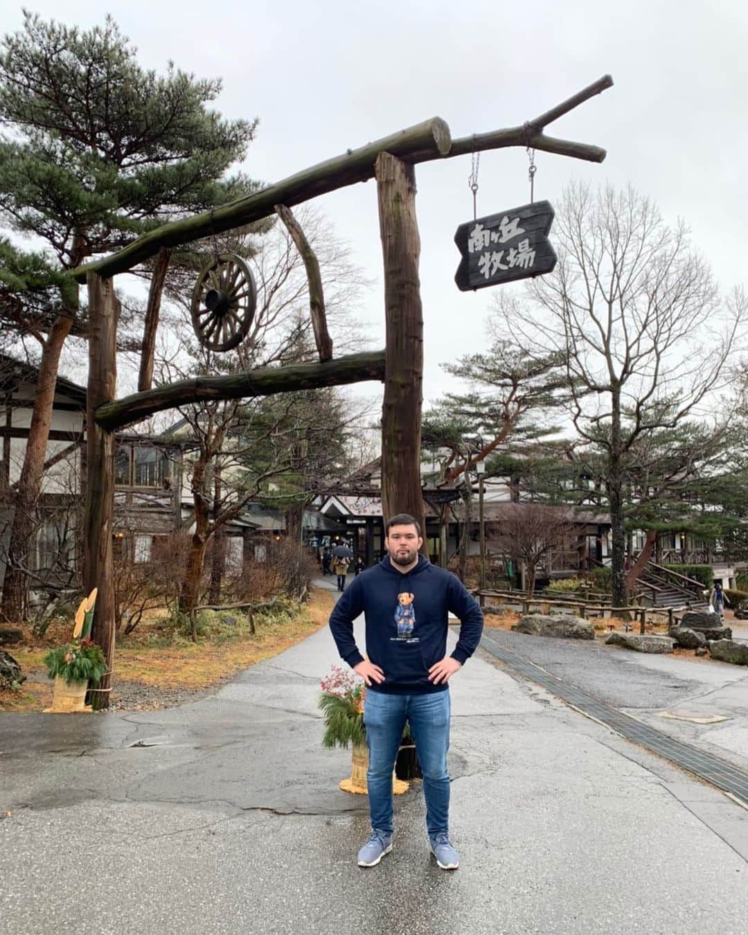 ウルフ・アロンのインスタグラム：「新年明けましておめでとうございます。今年もよろしくお願いします。2019年は勝ち切れない年でした。今年はオリンピックの年です。勝ちきれる男になります！！変わらぬ応援のほどよろしくお願いいたします！ そしてYouTubeのチャンネル登録も是非お願いします笑 下にURL貼っておきますね🐟 https://youtu.be/ut05gyMuXiQ」