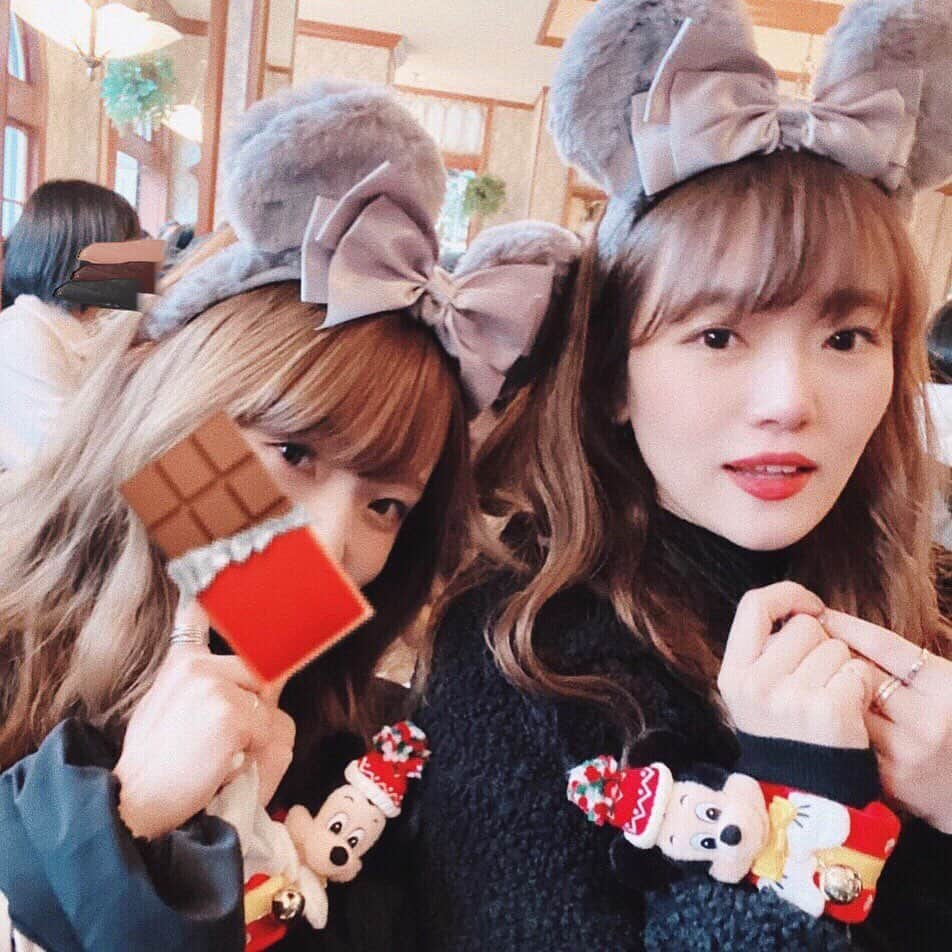 かほこ。さんのインスタグラム写真 - (かほこ。Instagram)「ㅤㅤㅤㅤㅤㅤㅤㅤㅤㅤㅤㅤㅤ ㅤㅤㅤㅤㅤㅤㅤㅤㅤㅤㅤㅤㅤ はるちゃんとchocoとの ディズニーの写真まだある🐭🎀 ㅤㅤㅤㅤㅤㅤㅤㅤㅤㅤㅤㅤㅤ 8,9枚目はキンキみたいな かっこいい男性2人組をイメージしたやつ ㅤㅤㅤㅤㅤㅤㅤㅤㅤㅤㅤㅤㅤ それぞれとの2ショット、 気付けば不意打ちみたいだったな？ ㅤㅤㅤㅤㅤㅤㅤㅤㅤㅤㅤㅤㅤ たんのしかった❤︎❤︎ ㅤㅤㅤㅤㅤㅤㅤㅤㅤㅤㅤㅤㅤ コメントちょっとずつ返していきます！ 遅くてごめんなさい！ ㅤㅤㅤㅤㅤㅤㅤㅤㅤㅤㅤㅤㅤ #tokyodisneyresort #tokyodisneyland #ディズニーランド #ミッキーバルーン #kaho_disney」1月2日 19時42分 - xxokohakxx