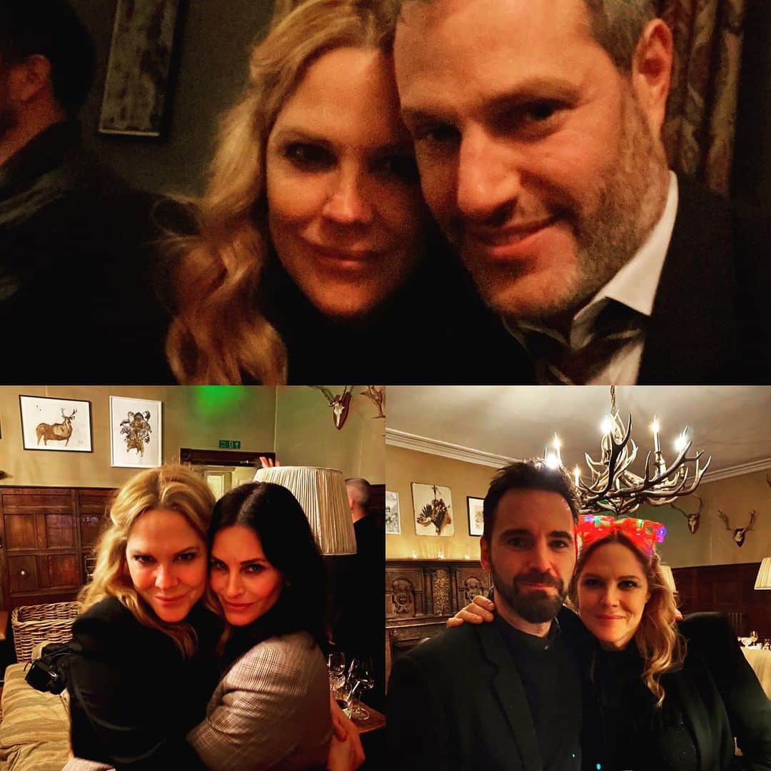 メアリー・マコーマックのインスタグラム：「Three of my favorite people on New Years.  A very good start.」