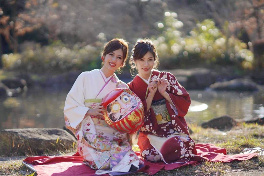 のインスタグラム：「おつほっしー😌 今日は撮影会とお雑煮オフ会ありがとうございました🌟 たくさんの方とお話しできて楽しかったです👏💕 お写真の申請は私のDMに送ってくださいね！！ 事務所のメアドでも大丈夫ですが、返信が遅れるかも！ ・ 今日はこの後21時頃から #楽天ライブ 配信しますっー📲 ・ ・ #RQ大賞#レースクイーン大賞 #レースクイーン#japanesegirl #japanese#kimono#振袖 #正月#撮影会#newtype撮影会 #着物 #着物ヘアアレンジ #星野奏#アップヘア #和風 #お正月 #2020#達磨#だるま #shooting #model#写真好きな人と繋がりたい #写真撮ってる人と繋がりたい #東京カメラ部」