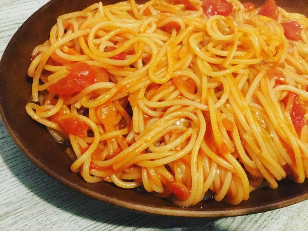 越中睦士さんのインスタグラム写真 - (越中睦士Instagram)「ずっとパスタ 食べたかったから 新年初の自炊パスタ🍝 うまいっ😋  #パスタ #ナポリタン」1月2日 20時13分 - makotokoshinaka