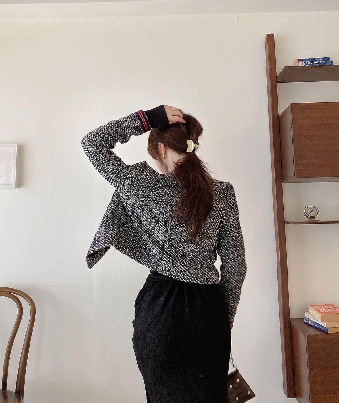 チョ・ミニョンさんのインスタグラム写真 - (チョ・ミニョンInstagram)「2020년 첫 촬영 스타트였는데, 모든게 너무 좋았던 촬영 새해 시작이 너무 좋아요 ٩(ˊᗜˋ*)وෆ 몽글몽글 예쁜감성의 헤어핀 사진들_ღෆ  #민기삼촌제법감성돋네요 🥴 - 저녁먹고 왔지만, 집에서 또 만두를 저는 만두 간장 장 만들때 고추가루랑 통후추 같이 갈아 넣어요 후추가 없으면 조금 밋밋한 그런기분😮? - -」1月2日 20時44分 - xxjominxx