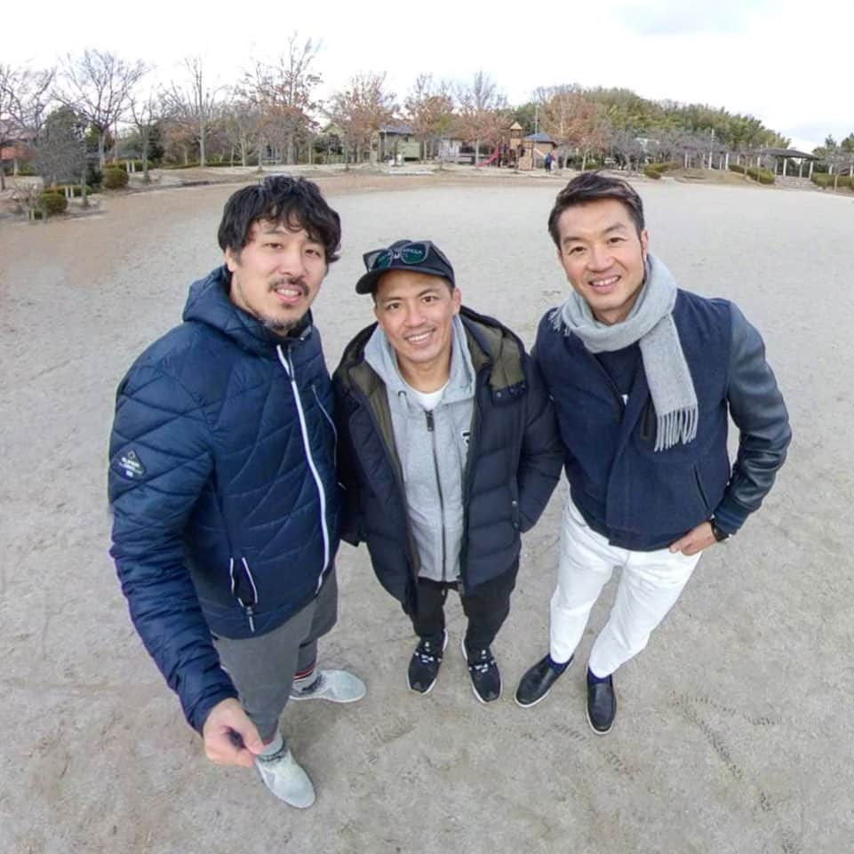 野村忠宏さんのインスタグラム写真 - (野村忠宏Instagram)「公園遊び🪁 #正月 #公園 #奈良 #童心 #凧揚げ #360°カメラ #楽しい #大抜卓人 #常田真太郎  #野村忠宏 #Nomura #Judo」1月2日 21時05分 - nomura60kg