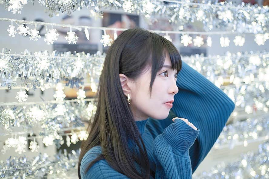 キアナのインスタグラム：「明けましておめでとうございます🎍🐭✨ 2019年も本当にお世話になりました🥺 色んなことが起こって途中心折れそうになったり萎えたりもありました🤧 周りに支えがあったおかげで メンタルが強くなって乗り越えられました🙏🏻 . 2020年はどうなるか不安でいっぱいだけど皆これまで頑張って争うことがきっと報われると思います👊🏻 . 絵垢も頑張ります😳 これからもよろしくお願いします🥺 素敵な1年になりますように🥳🌈」