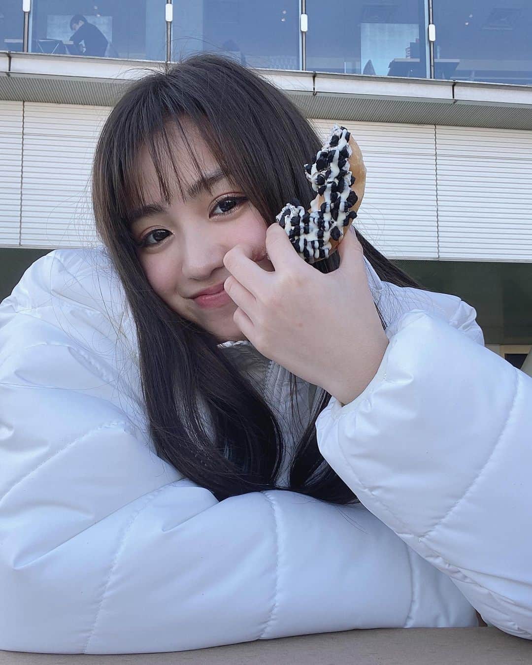 香音さんのインスタグラム写真 - (香音Instagram)「🍩 オレオクッキーandクリームこーで。 . . ドーナツと今日の服がたまたま似 ...