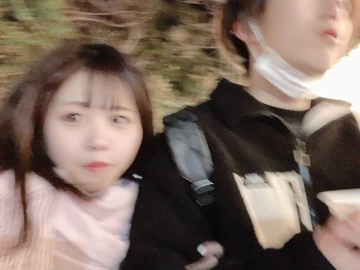 のインスタグラム：「今年もまひろと初詣に 行ってきたよ ⛩♡ 今年もまひろでいっぱいの 年にするぞ 〜 ！ 🐭 ･ みんなはおみくじ引いた？？ ･ #はやめい#アクセサリー#ピアス #ピアス女子#ネイル#カップル#デート #ヘアカラー#セルフィー#初詣#おみくじ #winter#❄#カップルフォト #Instadaily#OOTD#photooftheday #selfie#me#love#swag#igers #followme#좋아요#좋아요꾹#팔로미 #팔로미#패션#셀카#셀카스타그램」