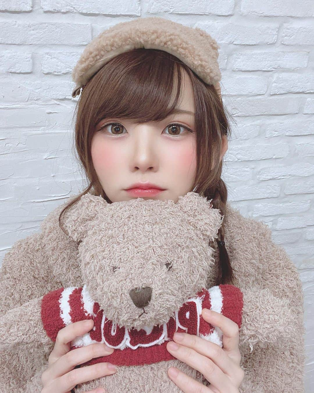 えなこさんのインスタグラム写真 - (えなこInstagram)「クマさんパジャマ🧸 #gelatopique #pajamas #japanesegirl」1月2日 22時36分 - enakorin