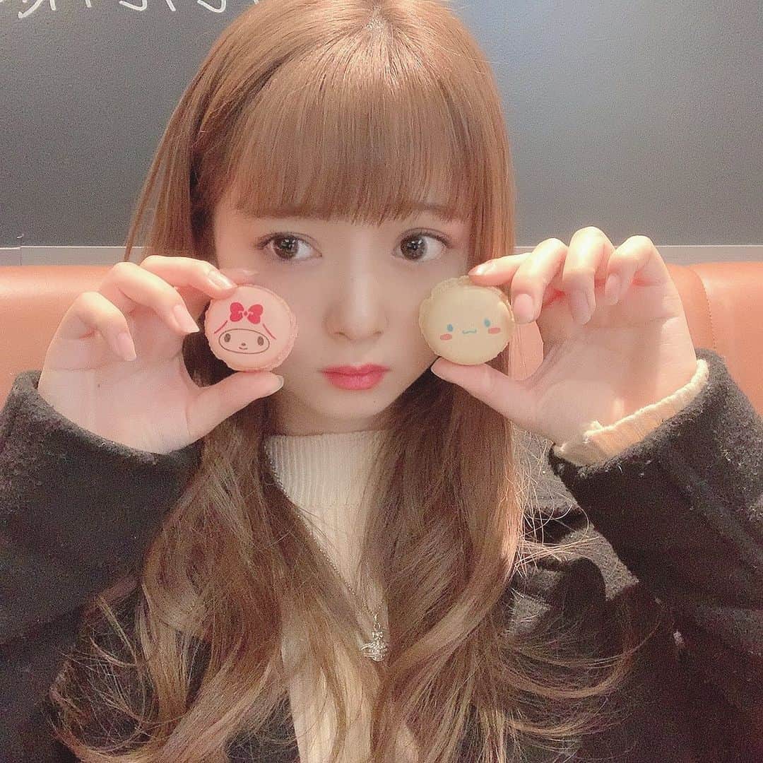 のインスタグラム：「マイメロちゃんとシナモンのマカロン❤︎」