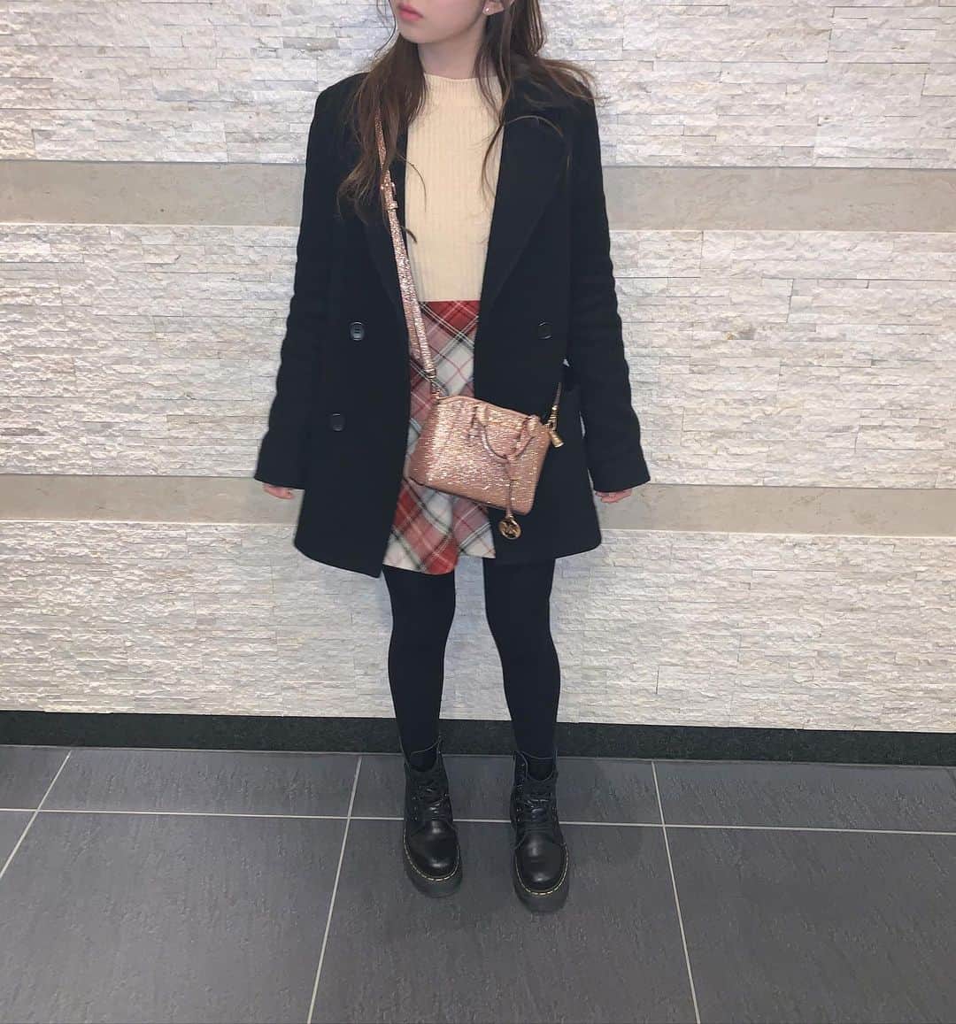 のインスタグラム：「いつの日かの私服❤︎」