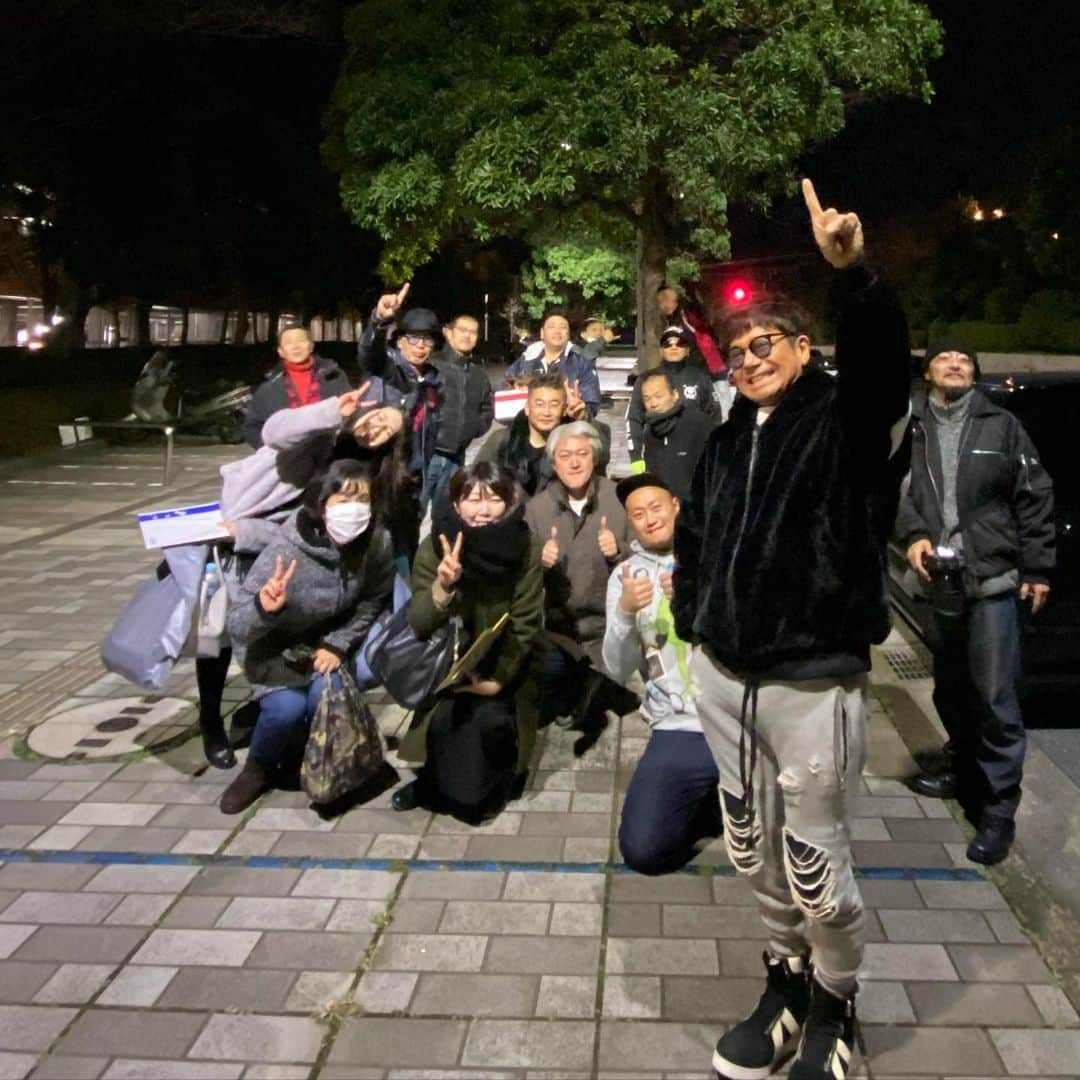 伊津野亮さんのインスタグラム写真 - (伊津野亮Instagram)「2020年1月2日 今年もご贔屓に #bayfm #bayline #伊津野亮 @thedramofwhisky  #柴田幸子  #鈴木あきえ #毒曜 #応援隊 #今年1年よろしくお願いします。」1月2日 23時26分 - ryoizuno