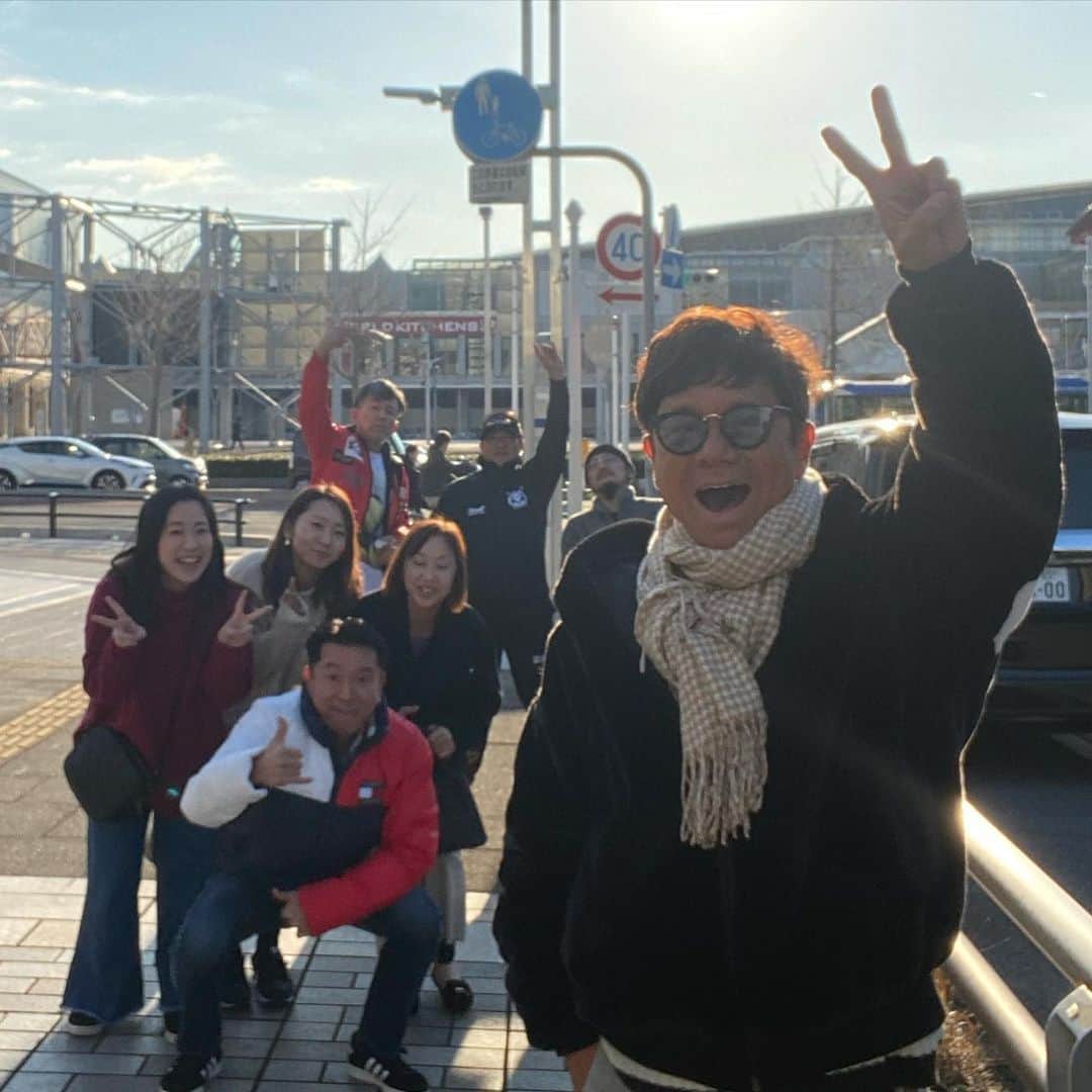 伊津野亮さんのインスタグラム写真 - (伊津野亮Instagram)「2020年1月2日 今年もご贔屓に #bayfm #bayline #伊津野亮 @thedramofwhisky  #柴田幸子  #鈴木あきえ #毒曜 #応援隊 #今年1年よろしくお願いします。」1月2日 23時26分 - ryoizuno