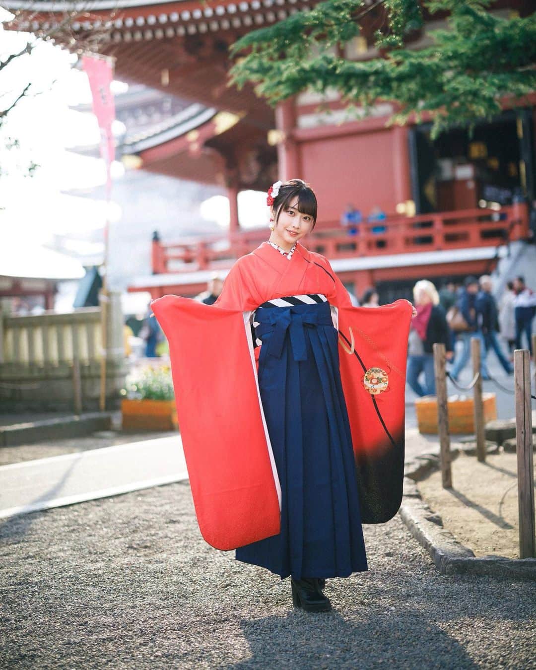 西井綾音のインスタグラム：「. . 遅くなりましたが！ あけましておめでとう御座います🌅 今年はもっともっと活躍できるように頑張ります✨✨ 応援してくれたらうれしいな💓 . . . . . . Please follow me 💓💓 . . . . . . . . #西井綾音 #袴 #振袖 #浅草 #コスプレ #コスプレイヤー #インスタグラビア #撮影会モデル  #ビジョビ #ポートレイト #袴女子  #cosplay  #cosplaygirl #cosplayer  #idol #animecosplay #kawaii #kawaiigirl  #japanesegirl #model #anime  #lfl #likeforfollow #l4l #角色扮演  #动漫 #코스프레 #性感」