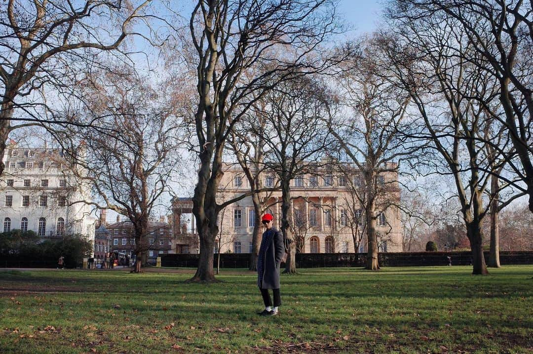 イェソンさんのインスタグラム写真 - (イェソンInstagram)「Last year. A trip to England that I left today. I'm leaving this month. Where?」1月3日 0時24分 - yesung1106