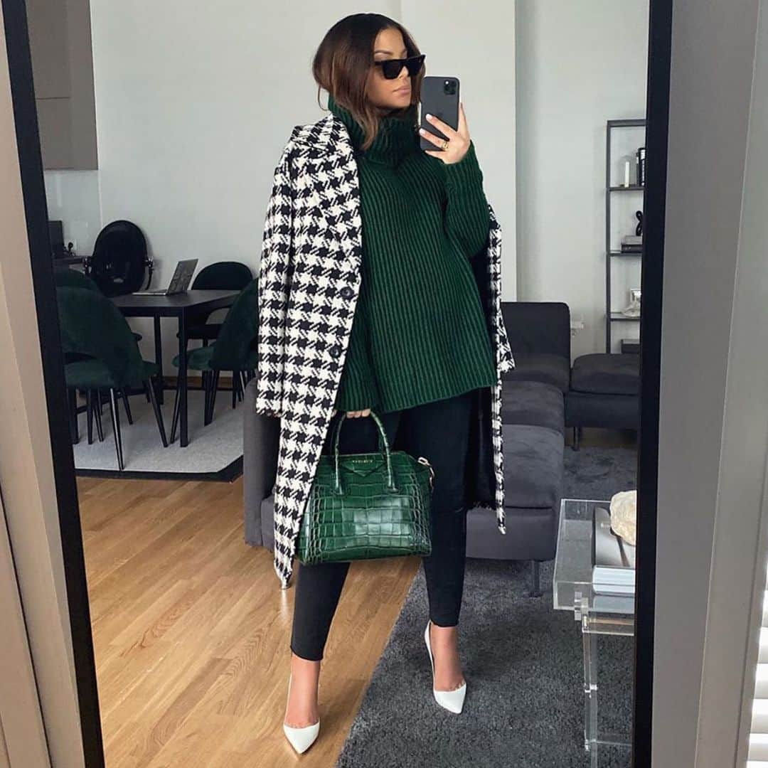 Fashion Climaxxのインスタグラム：「A simple warm, Cozy, Chic yet classy outfit to start the year. @shannenjai #FCmember #FashionClimaxx」