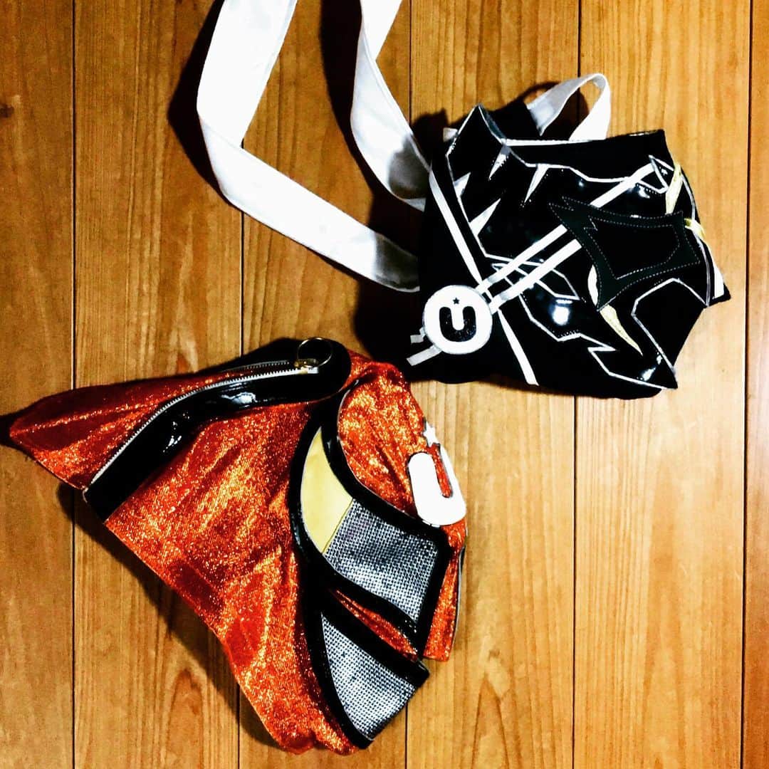 宇野薫のインスタグラム：「時は来た！ 宇野薫イッテンゴに  闘強魂 @tokyo_con  に参戦します！！ プロレスラブ 格闘技ラブ 宇野薫ラブの方々に喜んでいただけるUNOMANIAな商品を出品します。 まずはウノマシン&ウノカシンマスク です。 マスクマニアの方どうでしょうか？ 皆さんお待ちしてます！  #闘強魂 #tokyocon #イッテンゴ  #宇野薫 #宇野薫ラブ #ウノマニア #UNOMANIA」