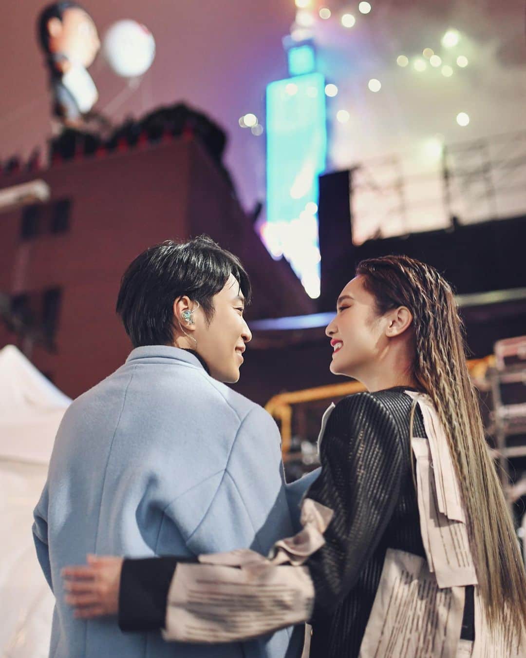 レイニー・ヤンさんのインスタグラム写真 - (レイニー・ヤンInstagram)「深夜撒狗糧❤️ 我們的友誼就是這麼甜膩 在2020年的一開始 有你一起 就是幸福 @imqingfeng  愛你愛你🥰」1月3日 2時05分 - rainie77