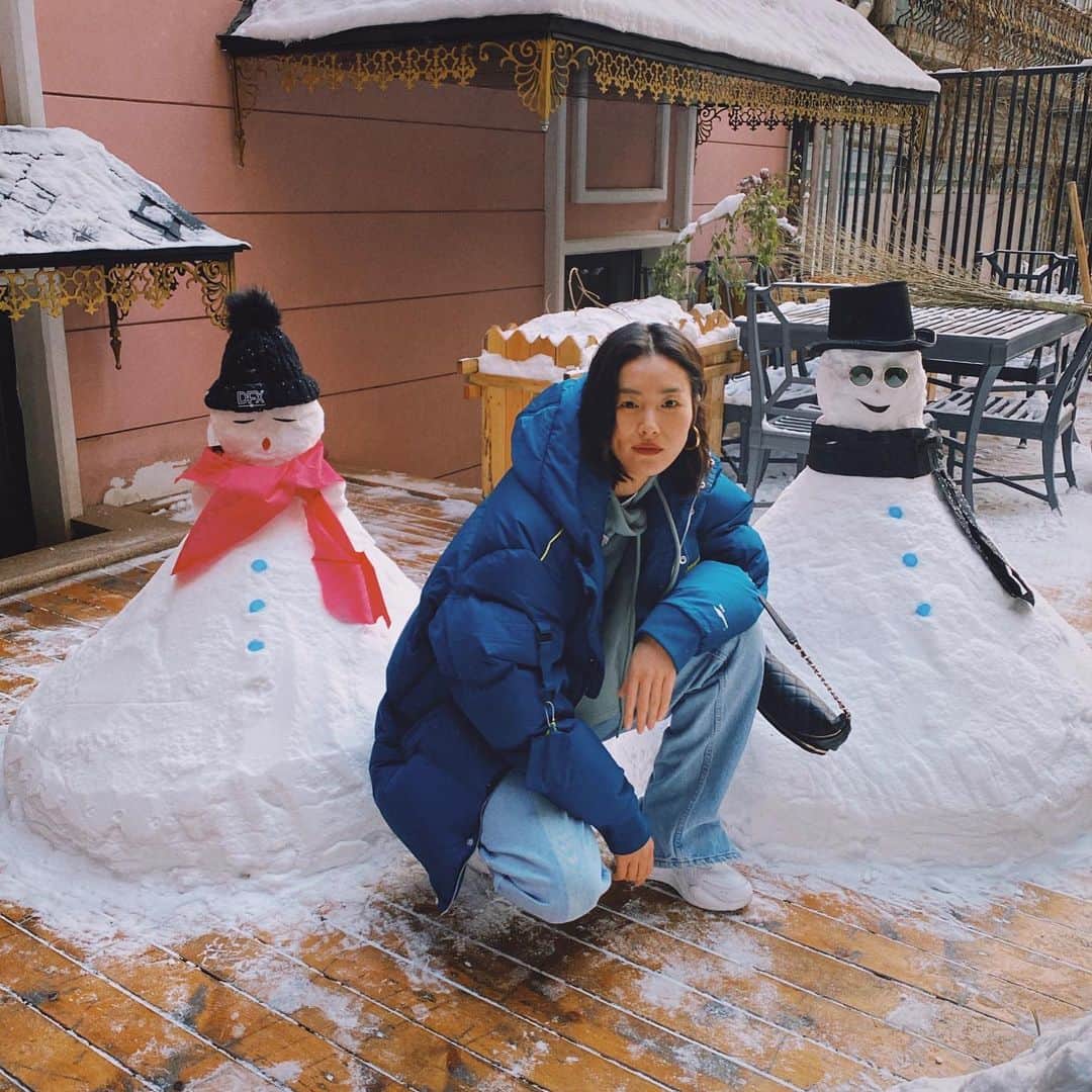 リウ・ウェンのインスタグラム：「New family portrait for the new year ☃️⛄️」