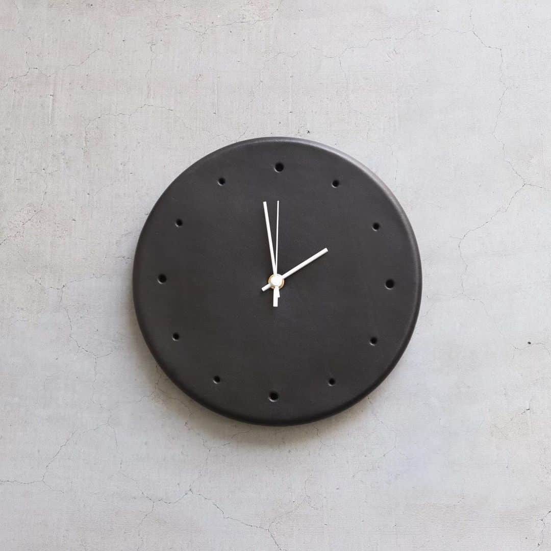 wonder_mountain_irieさんのインスタグラム写真 - (wonder_mountain_irieInstagram)「_ HenderScheme / エンダースキーマ “clock” ￥18,700- _ 〈online store / @digital_mountain〉 https://www.digital-mountain.net/shopdetail/000000008013/ _ 【オンラインストア#DigitalMountain へのご注文】 *24時間受付 *15時までのご注文で即日発送 *1万円以上ご購入で送料無料 tel：084-973-8204 _ We can send your order overseas. Accepted payment method is by PayPal or credit card only. (AMEX is not accepted)  Ordering procedure details can be found here. >>http://www.digital-mountain.net/html/page56.html _ #HenderScheme #エンダースキーマ _ 本店：#WonderMountain  blog>> http://wm.digital-mountain.info/blog/20200103/ _ 〒720-0044  広島県福山市笠岡町4-18  JR 「#福山駅」より徒歩10分 (12:00 - 19:00 水曜、木曜定休) #ワンダーマウンテン #japan #hiroshima #福山 #福山市 #尾道 #倉敷 #鞆の浦 近く _ 系列店：@hacbywondermountain _」1月3日 12時29分 - wonder_mountain_