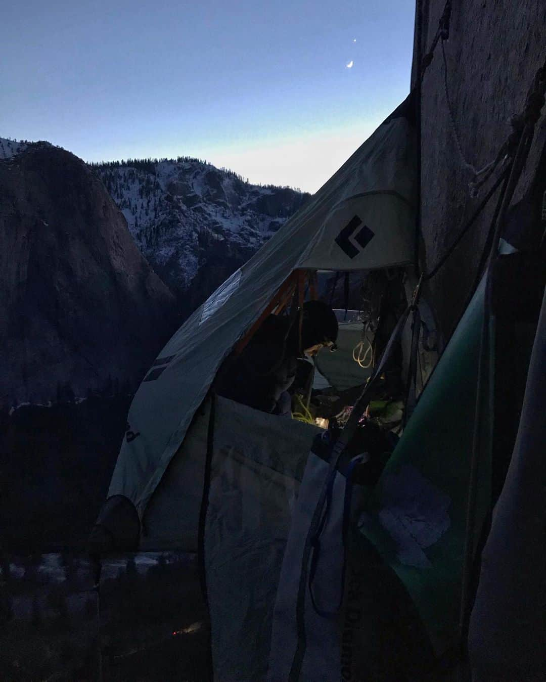 ナーレ・フッカタイバルさんのインスタグラム写真 - (ナーレ・フッカタイバルInstagram)「Dawn Wall 🔦 @blackdiamond @lasportivagram」1月3日 12時46分 - nalle_hukkataival