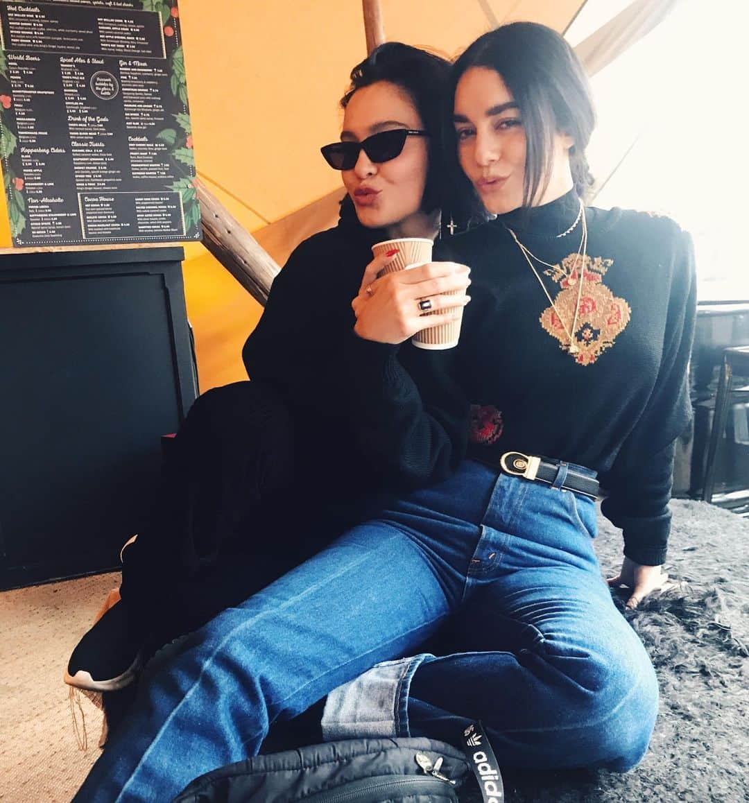 ステラ・ハジェンズさんのインスタグラム写真 - (ステラ・ハジェンズInstagram)「missin my twin 💕👯‍♀️」1月3日 4時21分 - stellahudgens