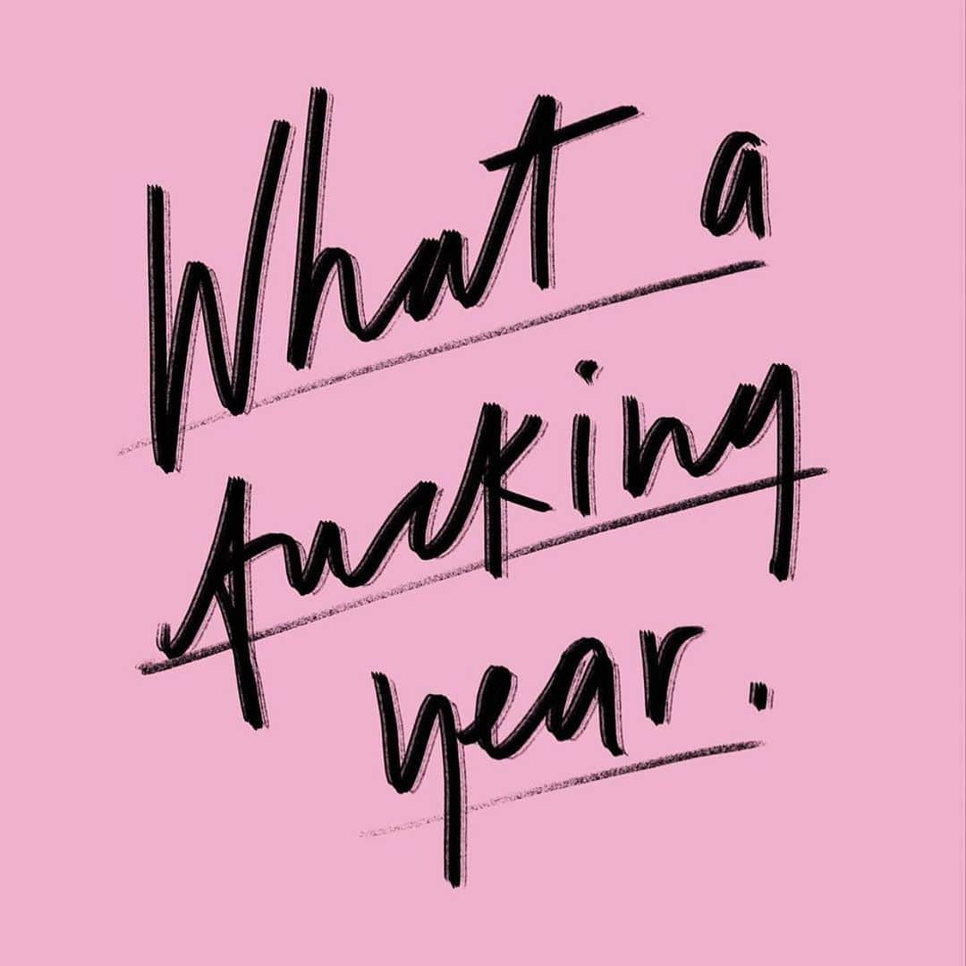 ブルーライフのインスタグラム：「onto the next 💗 happy 2020 🤍」