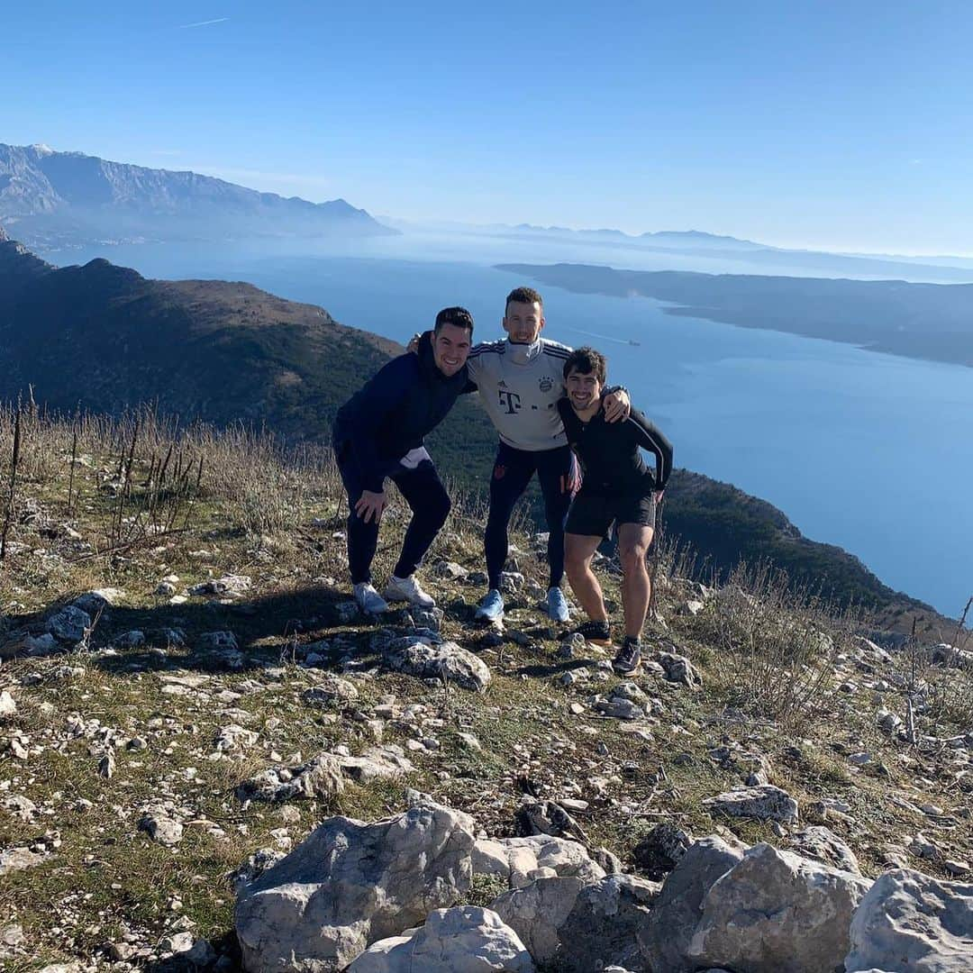 イヴァン・ペリシッチさんのインスタグラム写真 - (イヴァン・ペリシッチInstagram)「🙏🏼🌞🏃🏽🧗🏽‍♂️🇭🇷 .. #Punjenje🔋 #Omiš #HappyNewYear #2020 #GolubovaKlupica🤪」1月3日 4時26分 - ivanperisic444