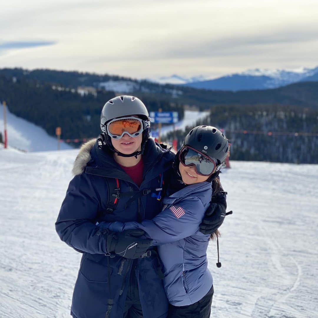 マイケル・ブラマンテさんのインスタグラム写真 - (マイケル・ブラマンテInstagram)「Skiing in Vail has ruined skiing for the rest of my life. East coast skiing will never be the same again.  #throwbackthursday #tbt #skiing #vail」1月3日 5時58分 - michael_bramante