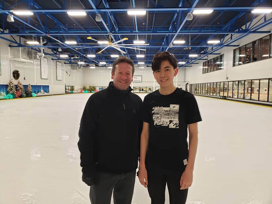 ヴィンセント・ゾウのインスタグラム：「Excited to announce that I'm now training in Toronto under Lee Barkell and will continue to work with Mie Hamada. I am working hard preparing for Nationals and the rest of the season. Despite the very difficult last few months I've had, I will continue to fight steadily onwards through the highs and lows life has to offer. Hope everyone has an amazing 2020!」