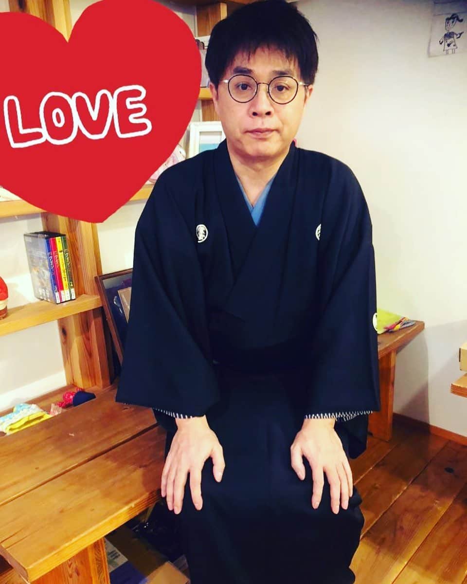のインスタグラム：「もう1月も3日経ってしまいました。 去年は皆さまのお陰で志らくが沢山のお仕事を出来ることが出来ました。 本年も宜しくお願いいたします。 と共に、皆さまにとって幸多き年になりますように☺️」