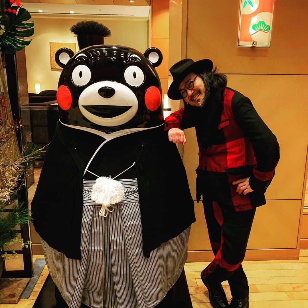 坂崎タケシのインスタグラム：「明けましておめでとうございます‼︎昨年は大晦日まで仕事して、正月は地元、熊本でゆったりまったり過ごしております。ではでは皆様、今年も宜しくお願いします‼︎押忍。」