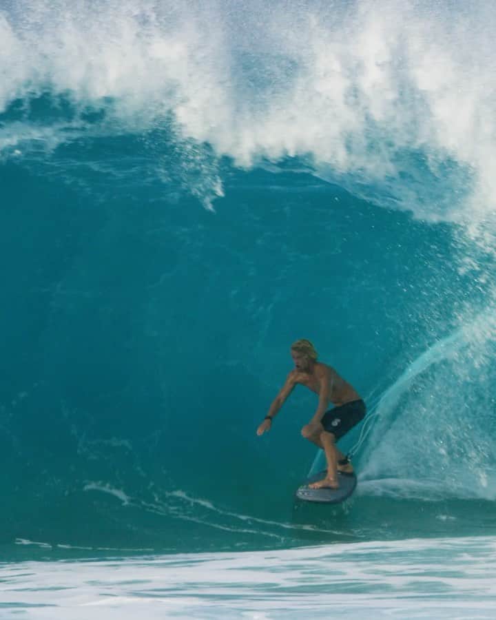 ジョン・ジョン・フローレンスのインスタグラム：「Happy New Year!  More sandbars in 2020.  New video up on youtube.」