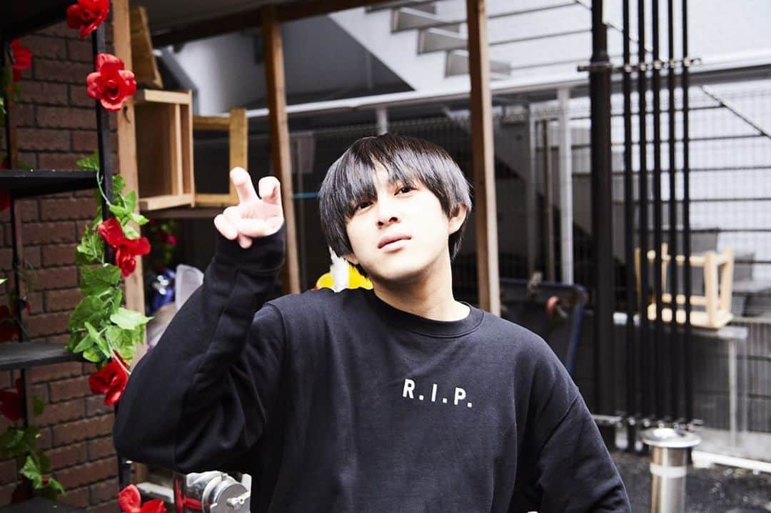 のインスタグラム：「✌️✌️ #2020」