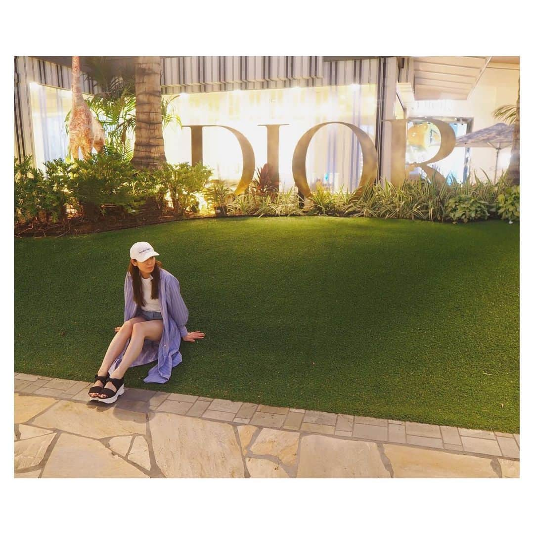 白姫あかりさんのインスタグラム写真 - (白姫あかりInstagram)「アラモアナショッピングセンターにあったDIOR Cafe☕️ 期間限定みたいなのですがまだありました💡  まだまだ沢山写真があるので 気長にお付き合いください🙇‍♀️」1月3日 10時14分 - akari_shiraki